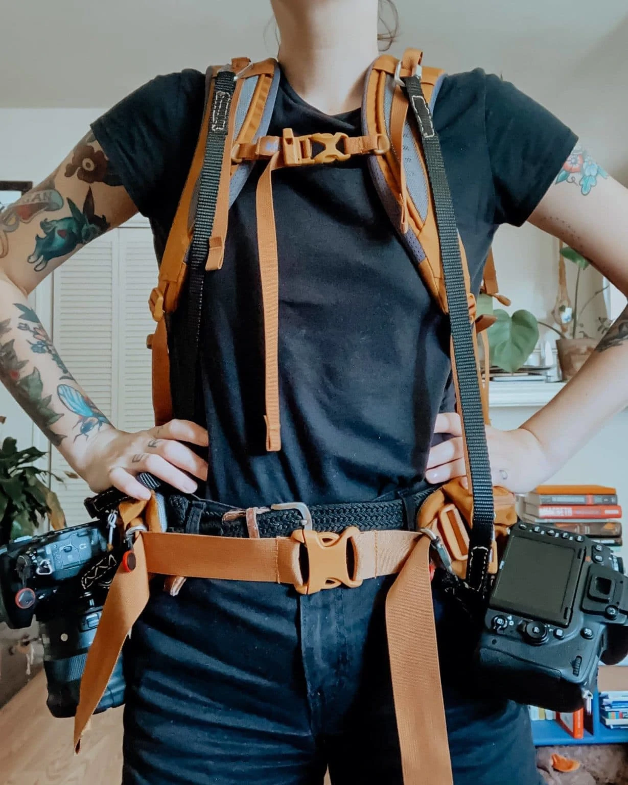 https://flitphotography.com/wp-content/uploads/2020/12/best-dual-camera-hiking-harness-hips-1229x1536.webp